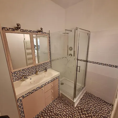Appartement Two Bedrooms Near Cannes