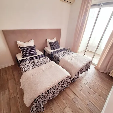 Appartement Two Bedrooms Near *