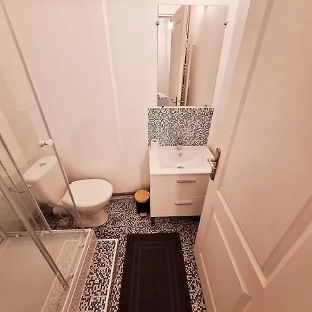 Apartment Two Bedrooms Near